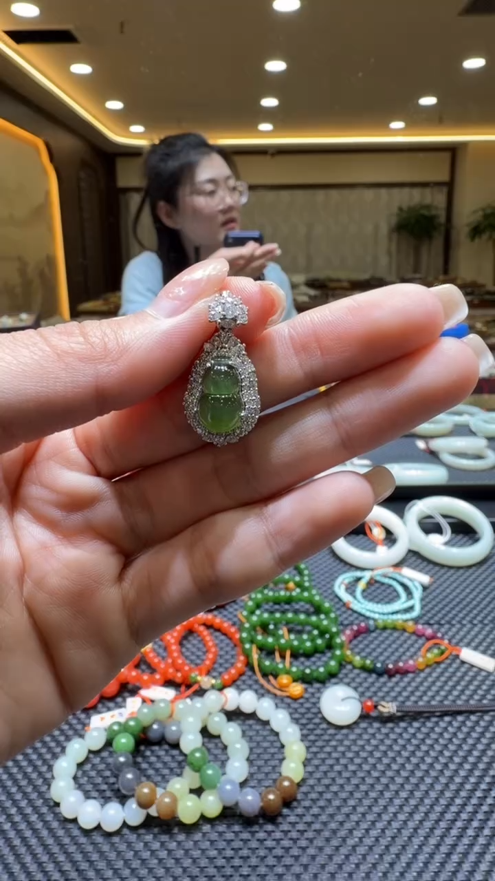 颈饰未镶嵌和田玉自****0挂件