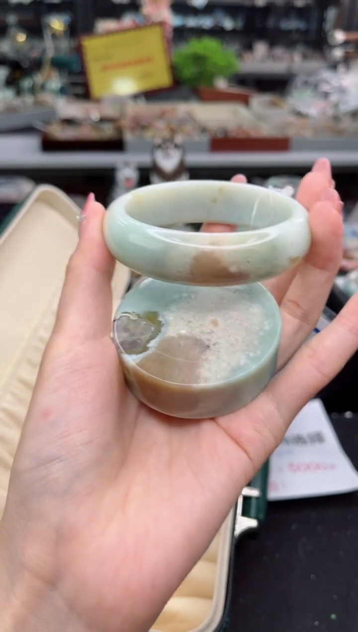 【闪购商品】石英质玉手镯未镶嵌58圈口（赠品镯心）6821056