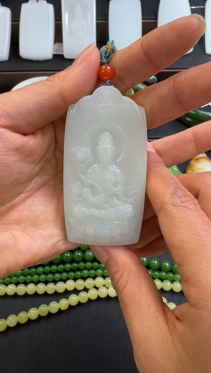 颈饰未镶嵌和田玉观音牌