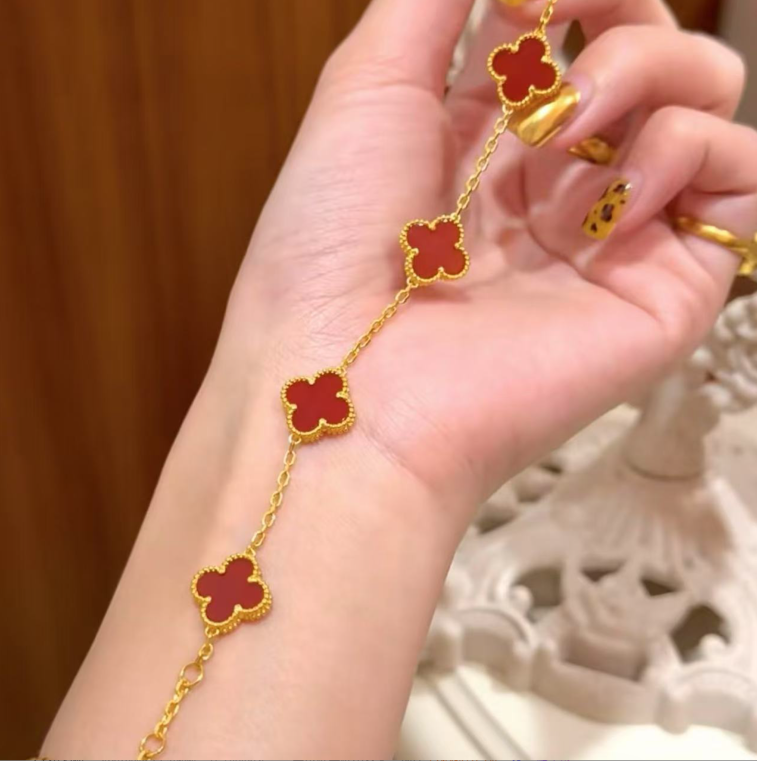 铜合金手链 新中式红色四叶草手链女新款轻奢小众精致高颜值配饰