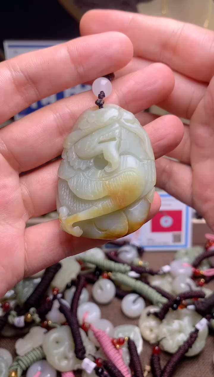 颈饰未镶嵌和田玉1