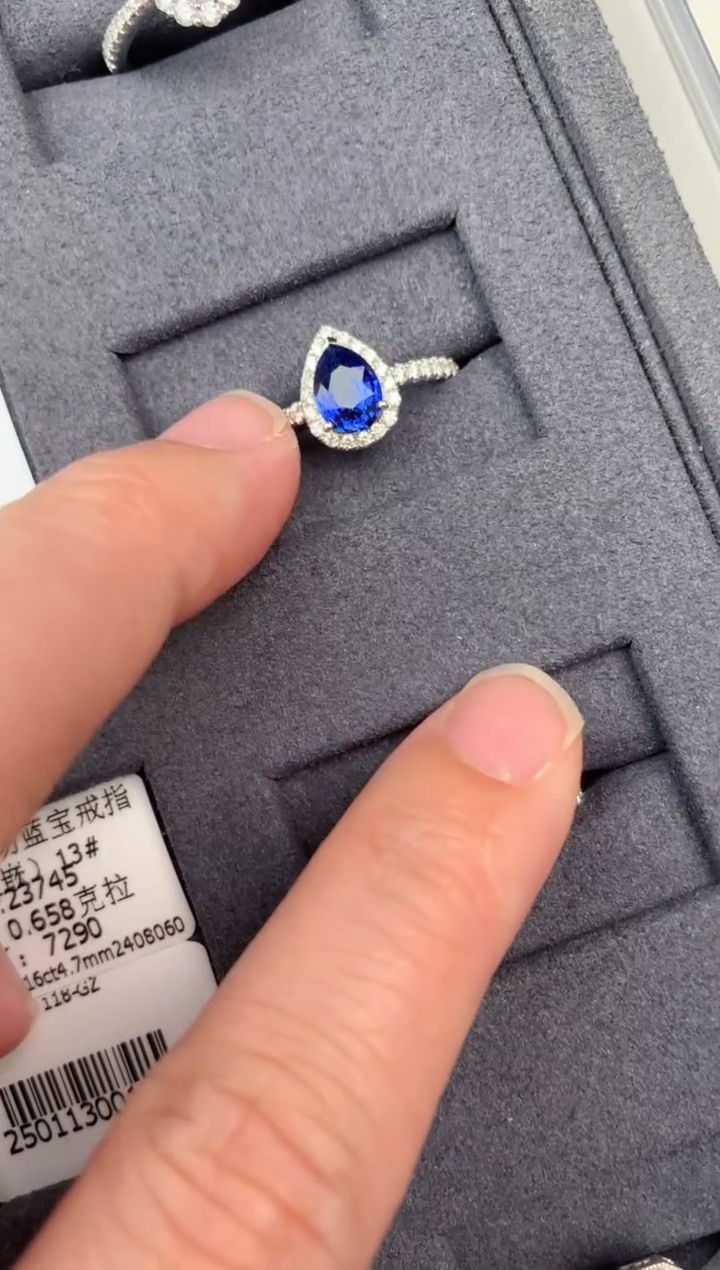 【闪购商品】蓝宝石戒指18K金镶嵌1ct皇家蓝戒指