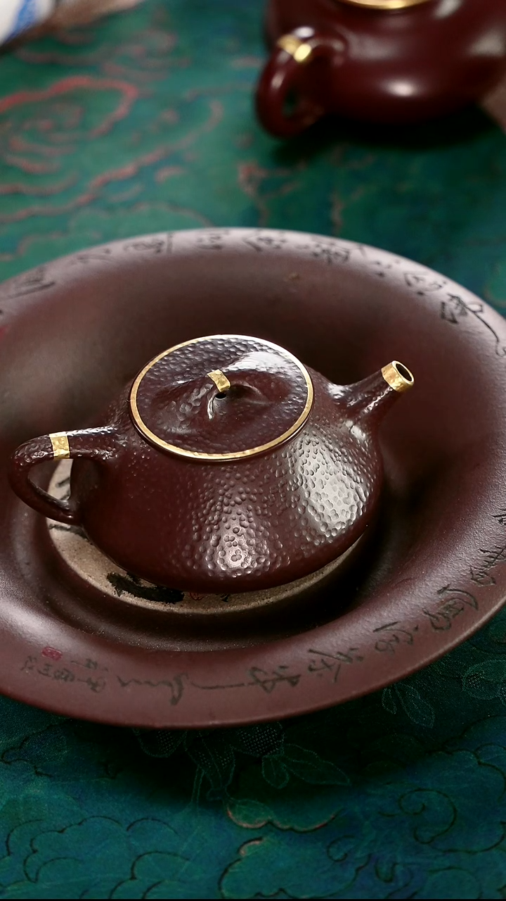 茶壶紫砂四号井茄皮紫泥描金锤纹石瓢