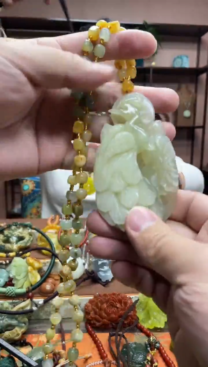 未镶嵌岫玉吊坠·