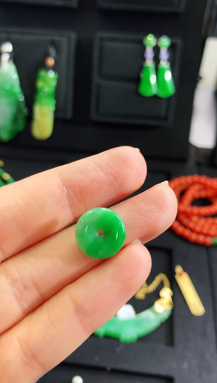 【闪购商品】翡翠吊坠(不含链)未镶嵌吊坠