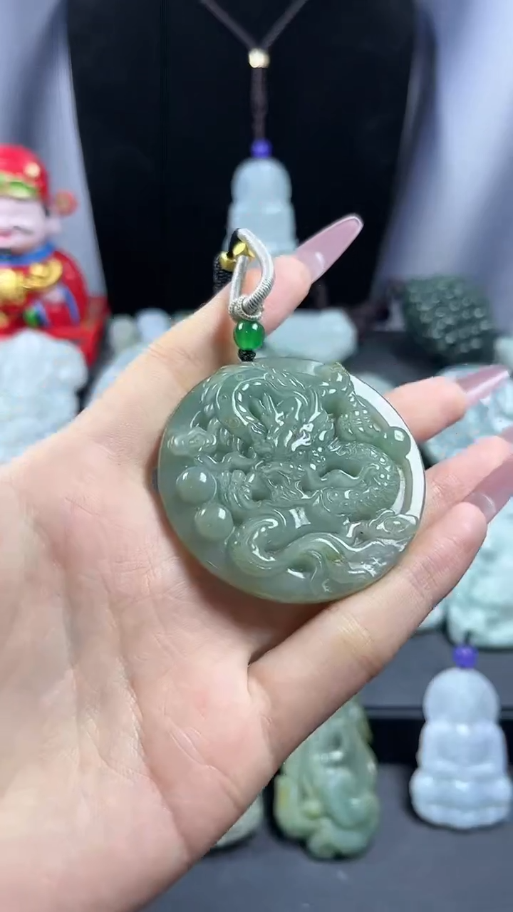 【闪购商品】翡翠颈饰未镶嵌龙牌