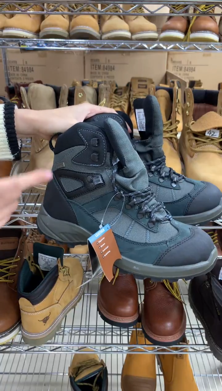 牛皮42码，登山鞋，运动鞋码，偏小一码，默认微瑕
