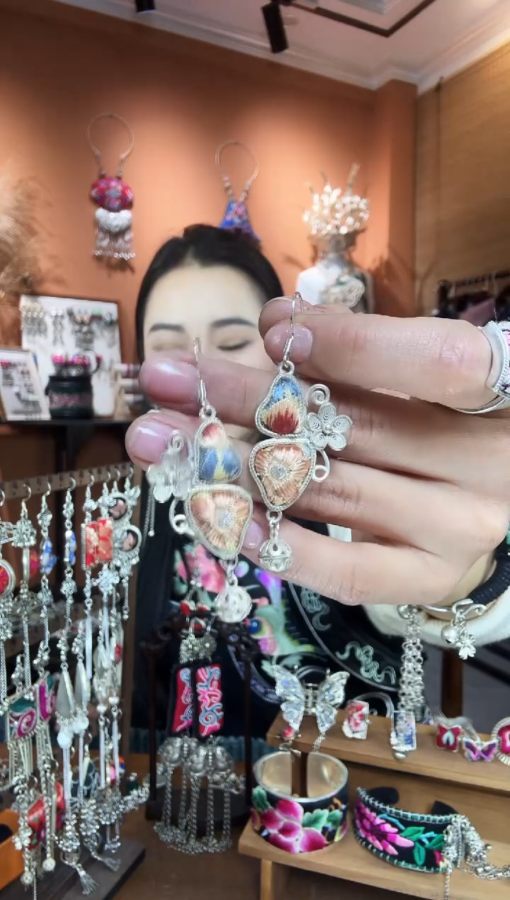 【闪购商品】刺绣纯手工民族风耳环