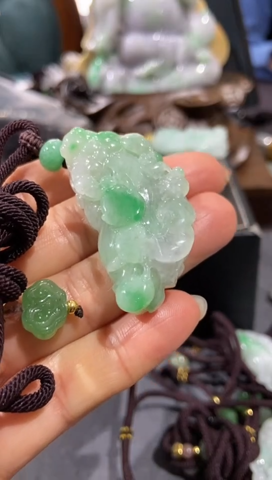 【闪购商品】翡翠颈饰未镶嵌吊坠