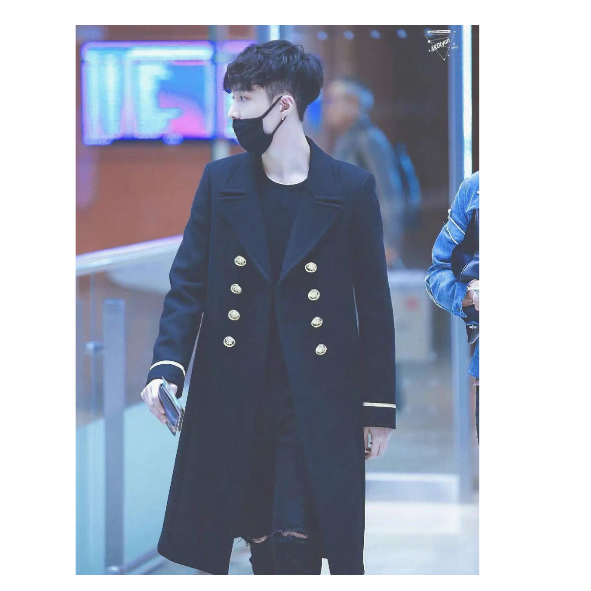 99新 YSL/圣罗兰 黑色宫廷金扣海军大衣 张艺兴同款 34 H1799 CS