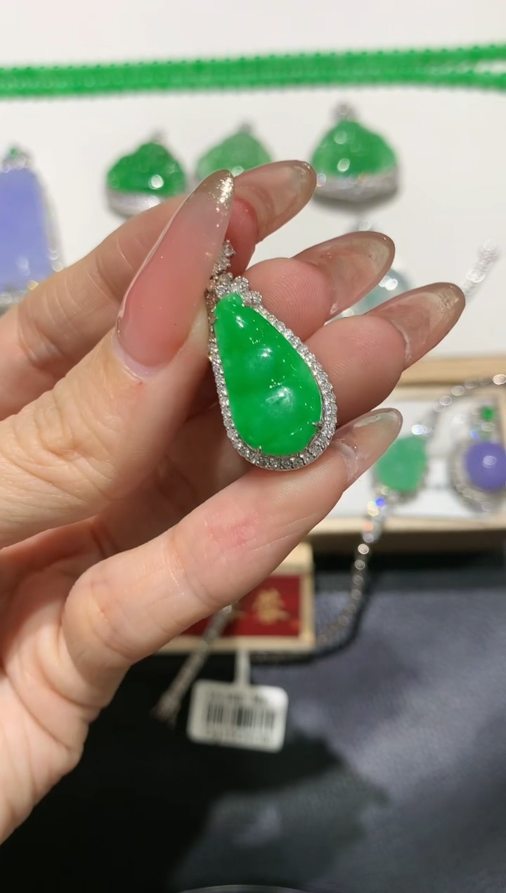 【闪购商品】翡翠吊坠(不含链)18K金镶嵌团购6