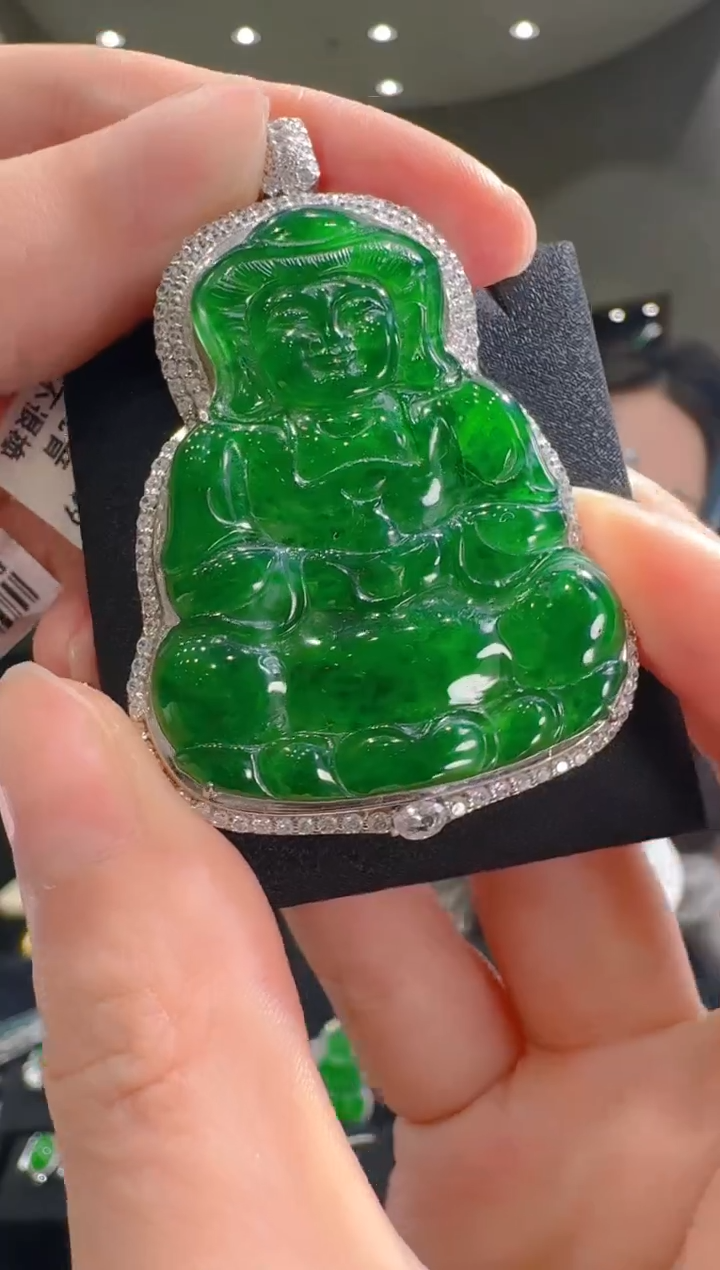 【闪购商品】翡翠吊坠(赠链)银S925镶嵌天然翡翠A货多样性发一件