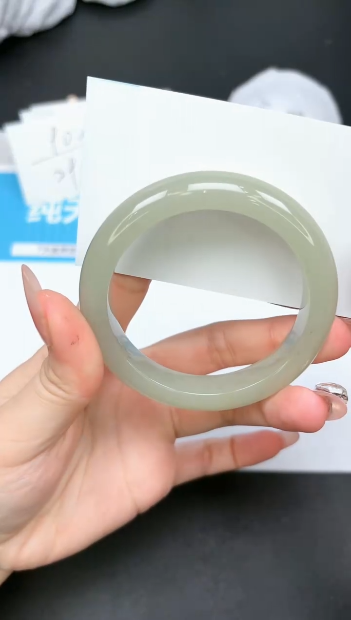 【闪购商品】石英质玉手镯未镶嵌45-56.3