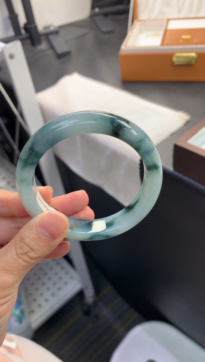 未镶嵌手镯翡翠莹*退货需手镯吊牌标签完好