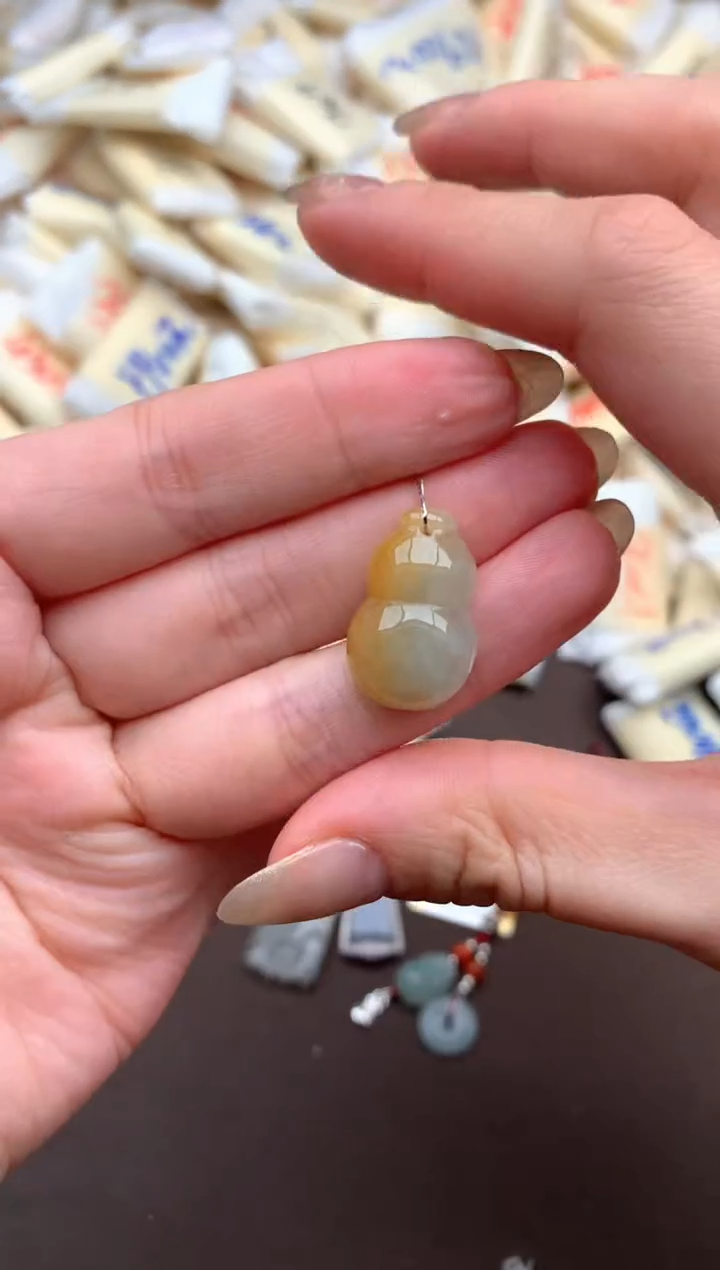 【闪购商品】翡翠挂件未镶嵌一