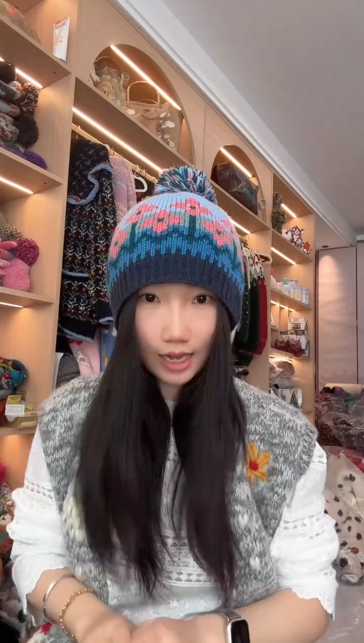 羊毛蓝色海棠帽  