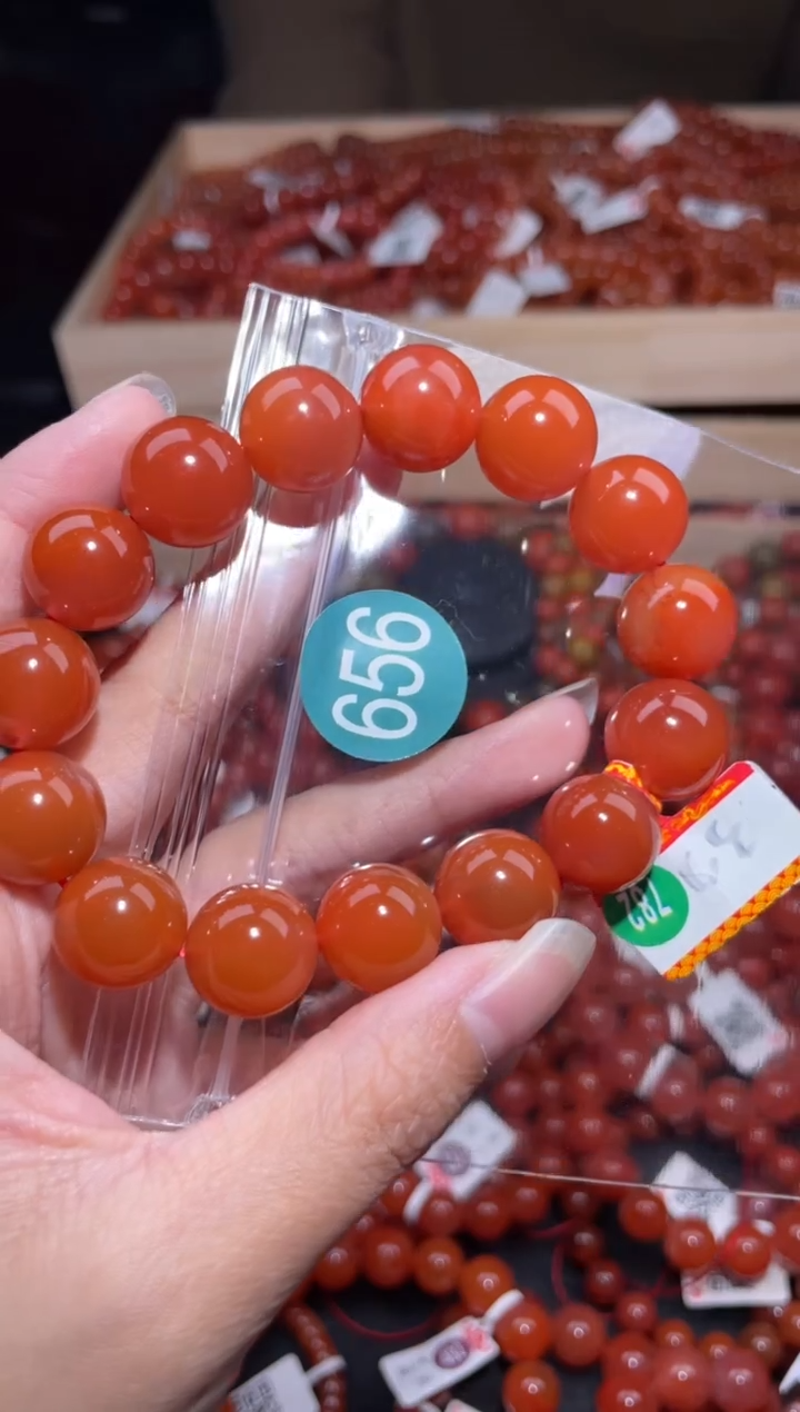 南红玛瑙未镶嵌珠宝奇石656-14+