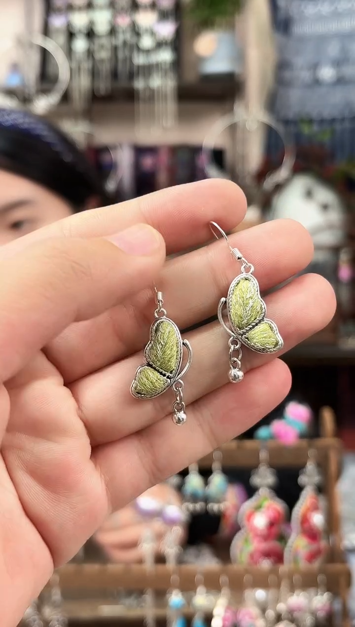 织绣民族风非遗老绣饰品132