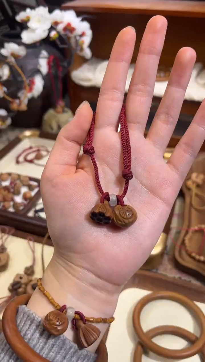 手串桃核【桃缘行】红绳「福气莲莲」桃木桃核辟、挡、驱、护 红绳可调节