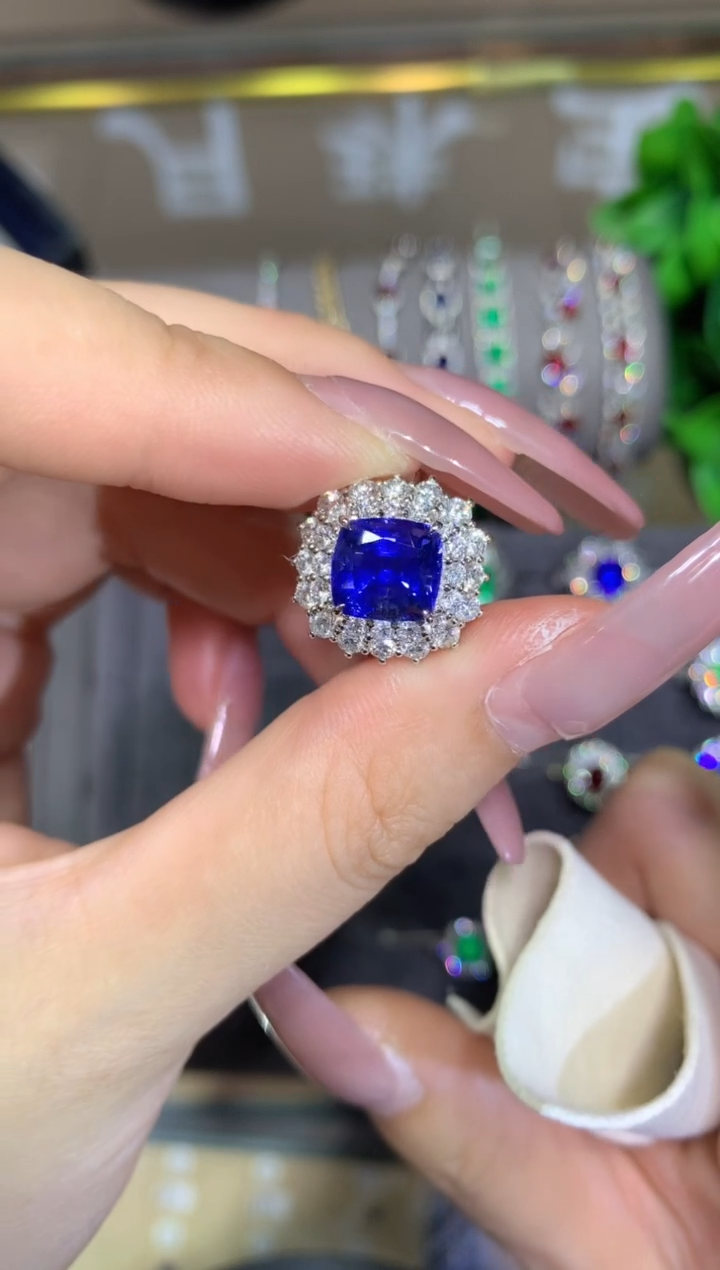 戒指蓝宝石18K金镶嵌4.01ct