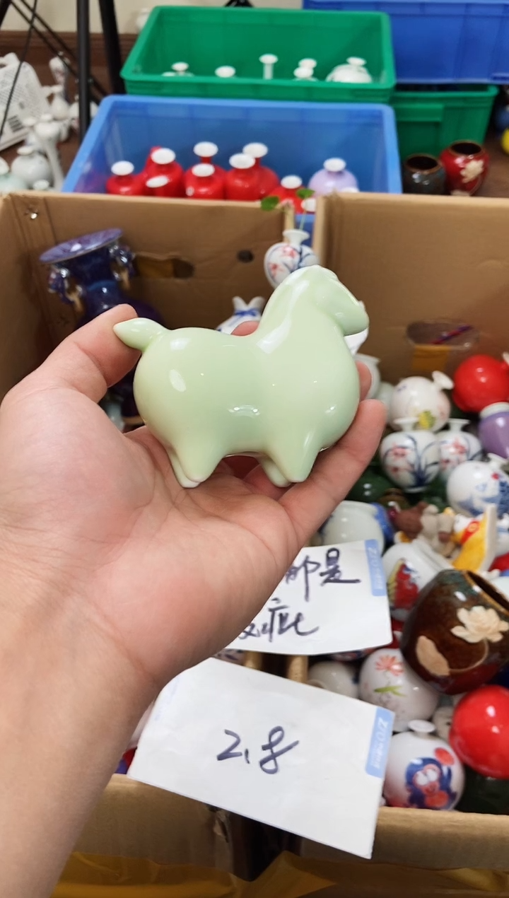 摆件12.28中瑕疵小花瓶摆件