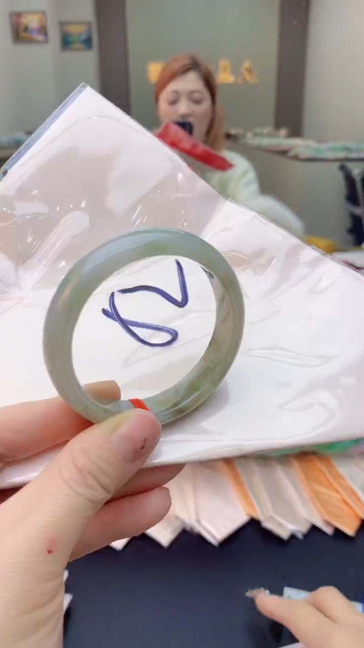【闪购商品】翡翠手镯未镶嵌0414564794