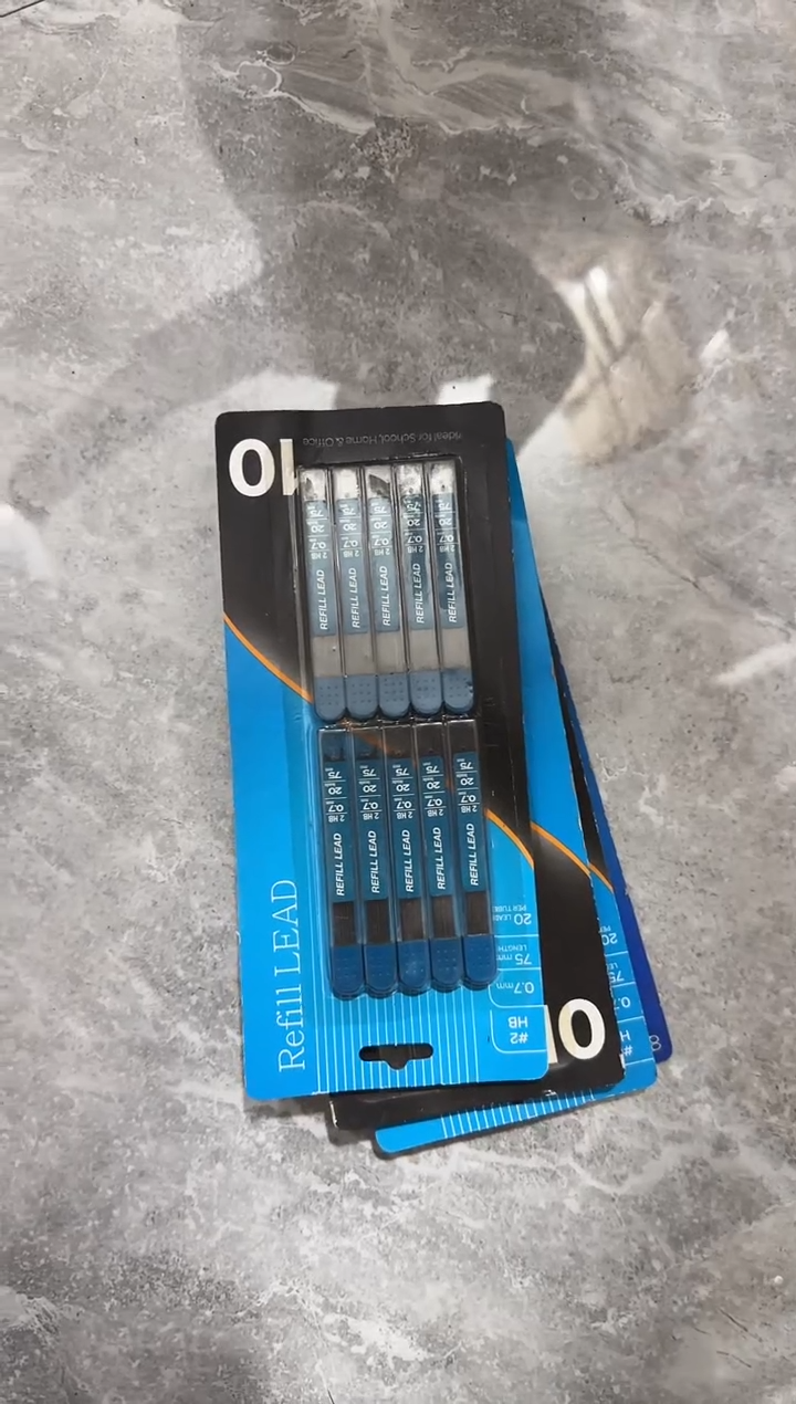 外单-0.7铅芯1卡