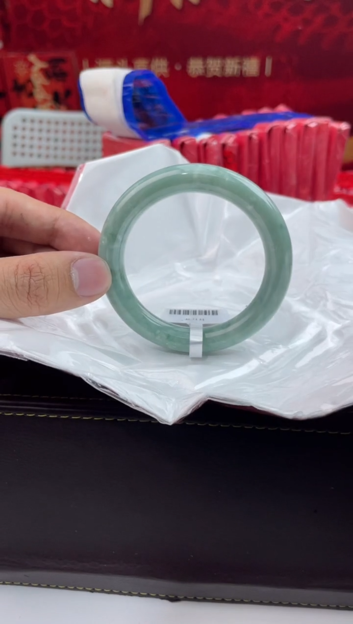 【闪购商品】翡翠手镯未镶嵌12翡翠手镯（微瑕）