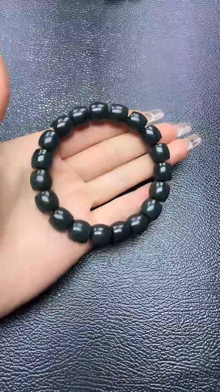 未镶嵌手串和田玉特细沙枣青卡12直切手串