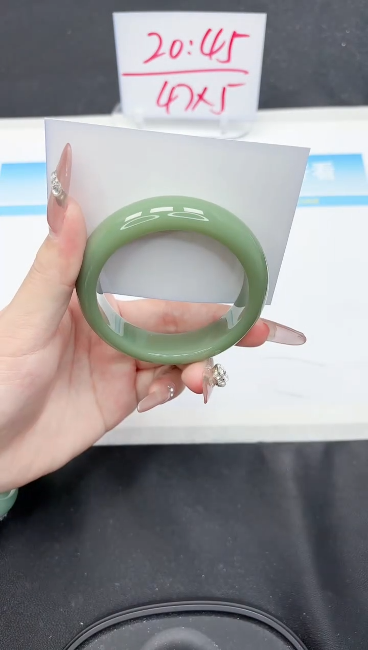 【闪购商品】石英质玉手镯未镶嵌35-55.6