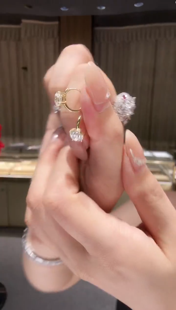 18K金镶嵌耳饰钻石AY0526-Y