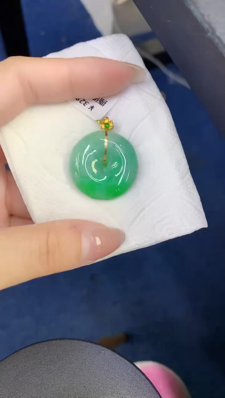 颈饰18K金镶嵌翡翠缅甸天然翡翠A货