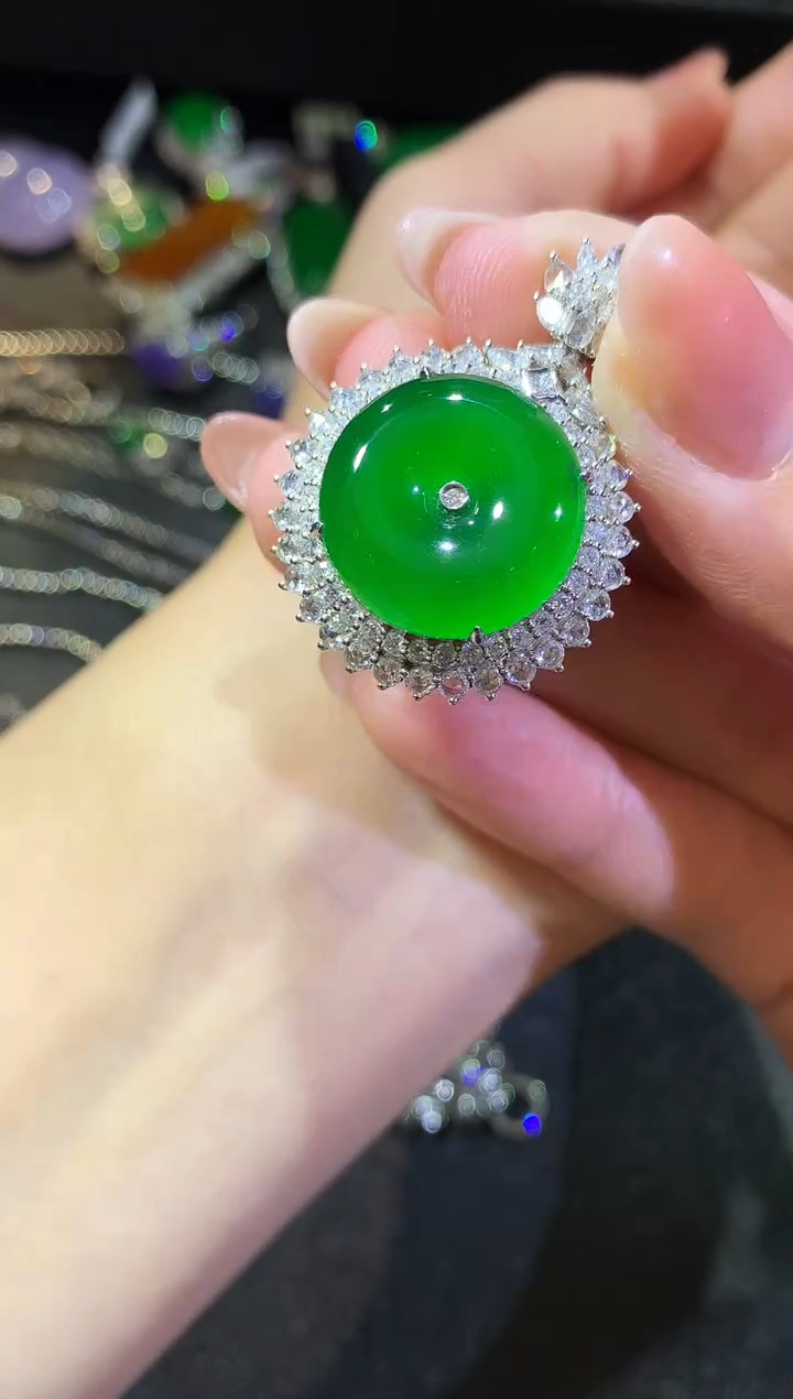 【闪购商品】翡翠吊坠(不含链)18K金镶嵌94-扣子