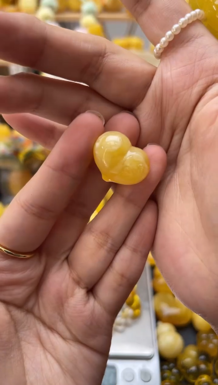 琥珀未镶嵌珠宝奇石051琥珀蜜蜡微瑕