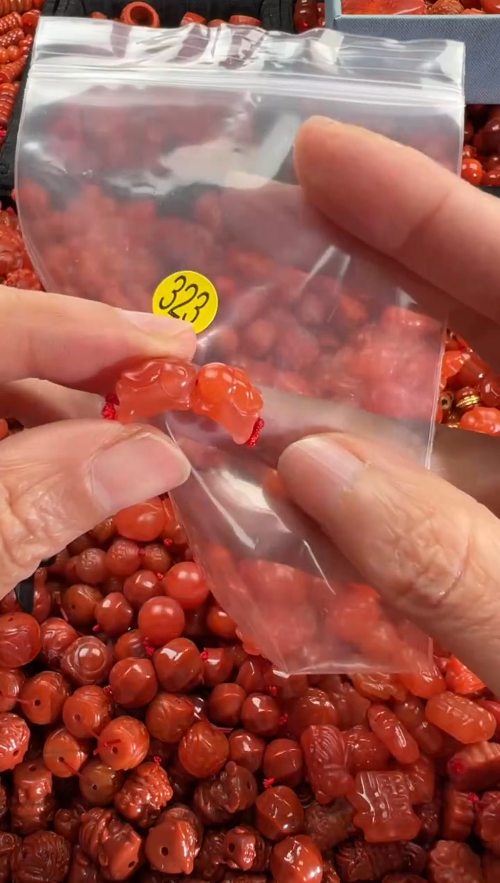 【闪购商品】南红玛瑙颈饰未镶嵌1
