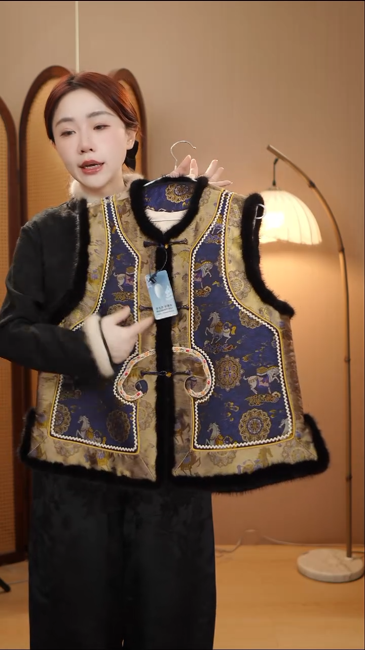 三粒扣马上有福夹棉马甲  