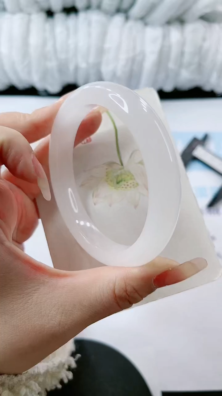 【闪购商品】石英质玉手镯未镶嵌多样性发货E562-62