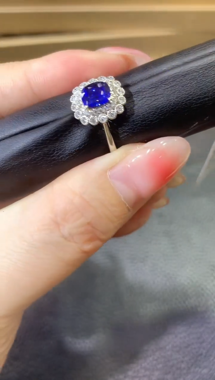 【闪购商品】蓝宝石戒指18K金镶嵌W7