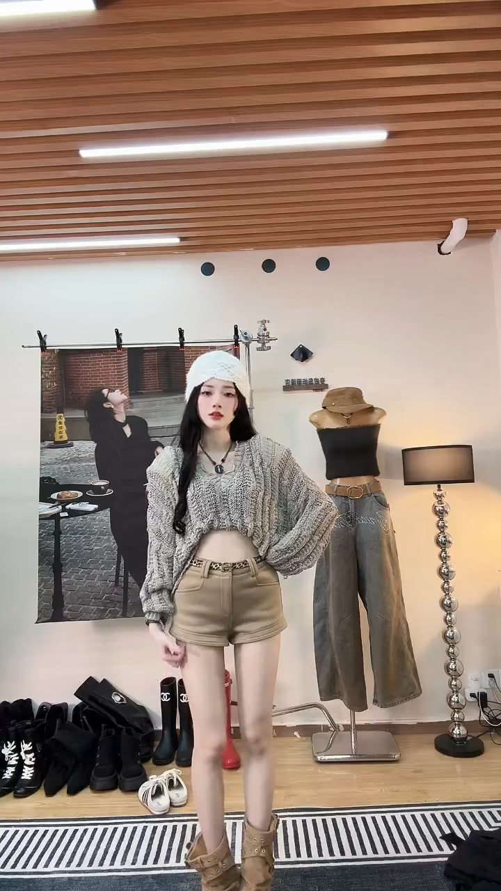 2025变成岛屿孤品拼手速款镂空上衣