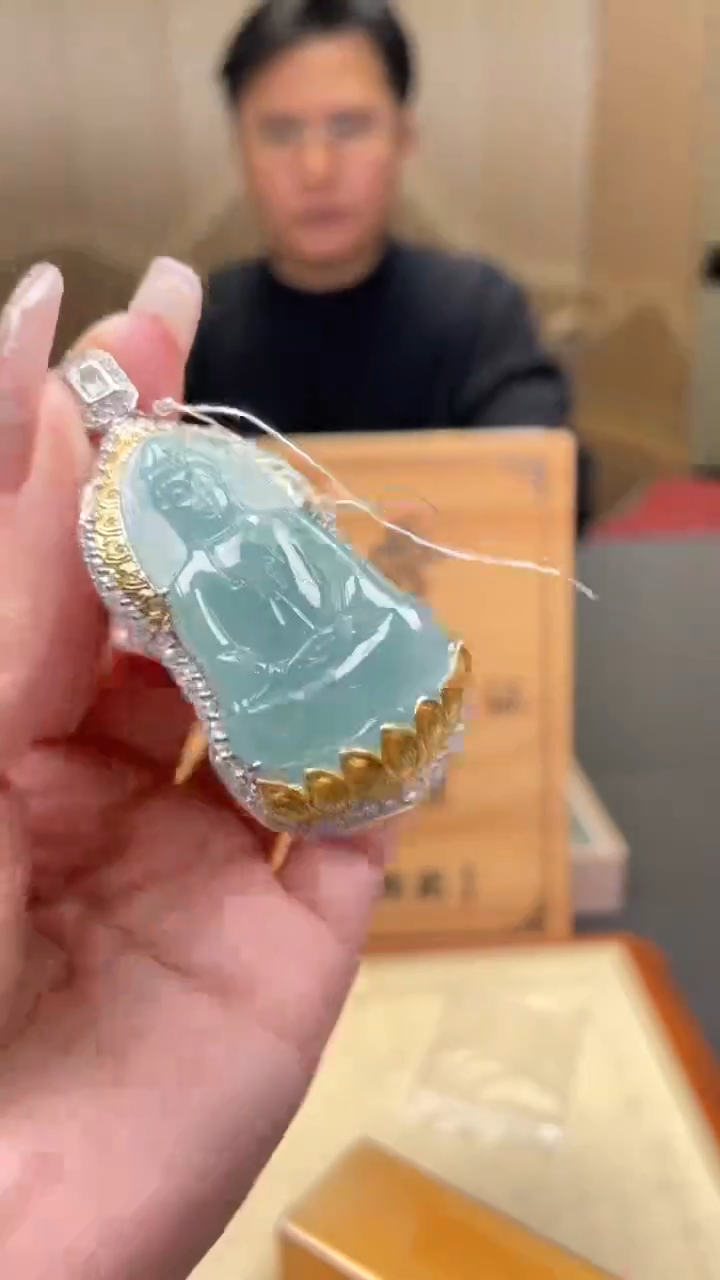 【闪购商品】翡翠颈饰未镶嵌      *95