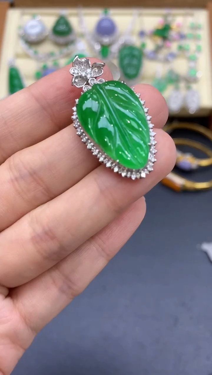 颈饰18K金镶嵌翡翠321-中国好珍宝