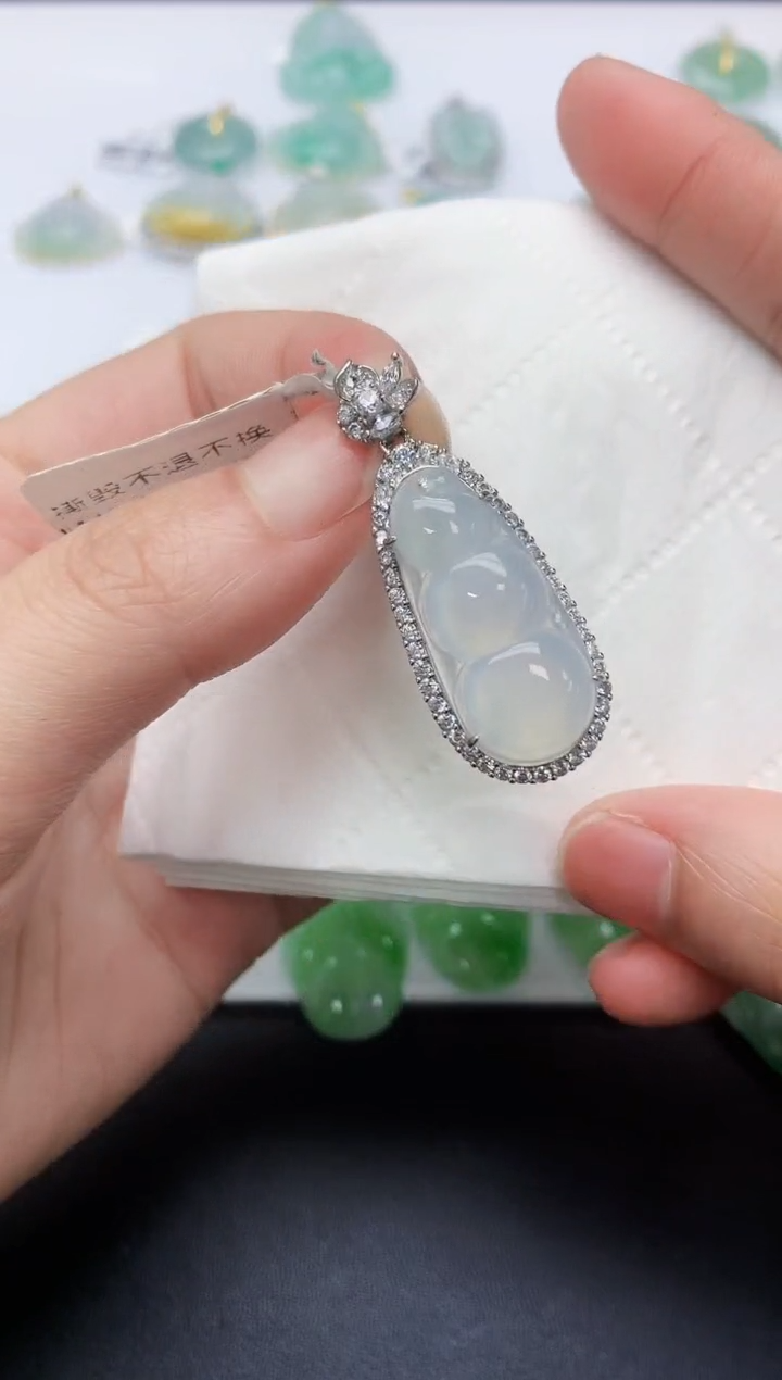 颈饰银S925镶嵌翡翠天然A货