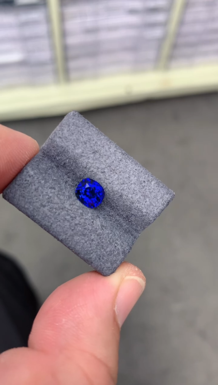 【闪购商品】蓝宝石裸石未镶嵌1.2ct皇家蓝