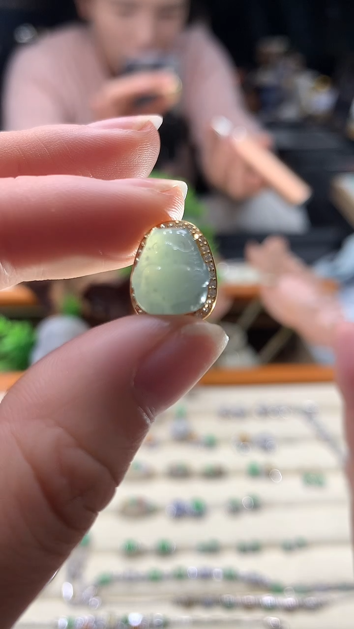 颈饰未镶嵌翡翠龙猫