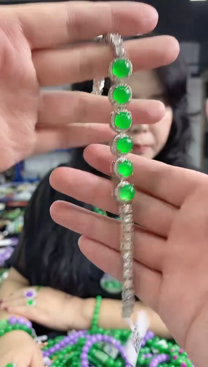 未镶嵌手链翡翠多样性发其一颜色微差