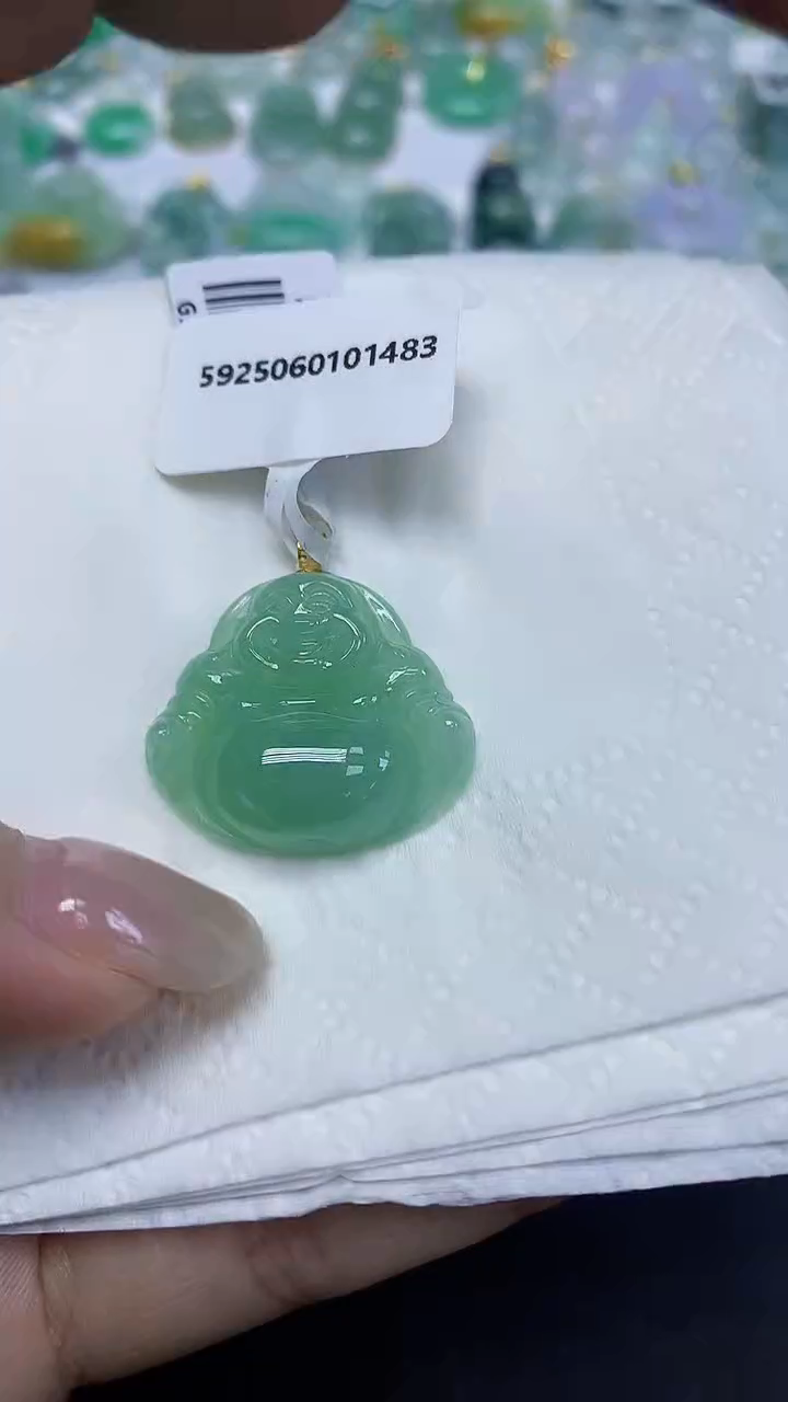 翡翠18K金镶嵌颈饰天然缅甸翡翠A货