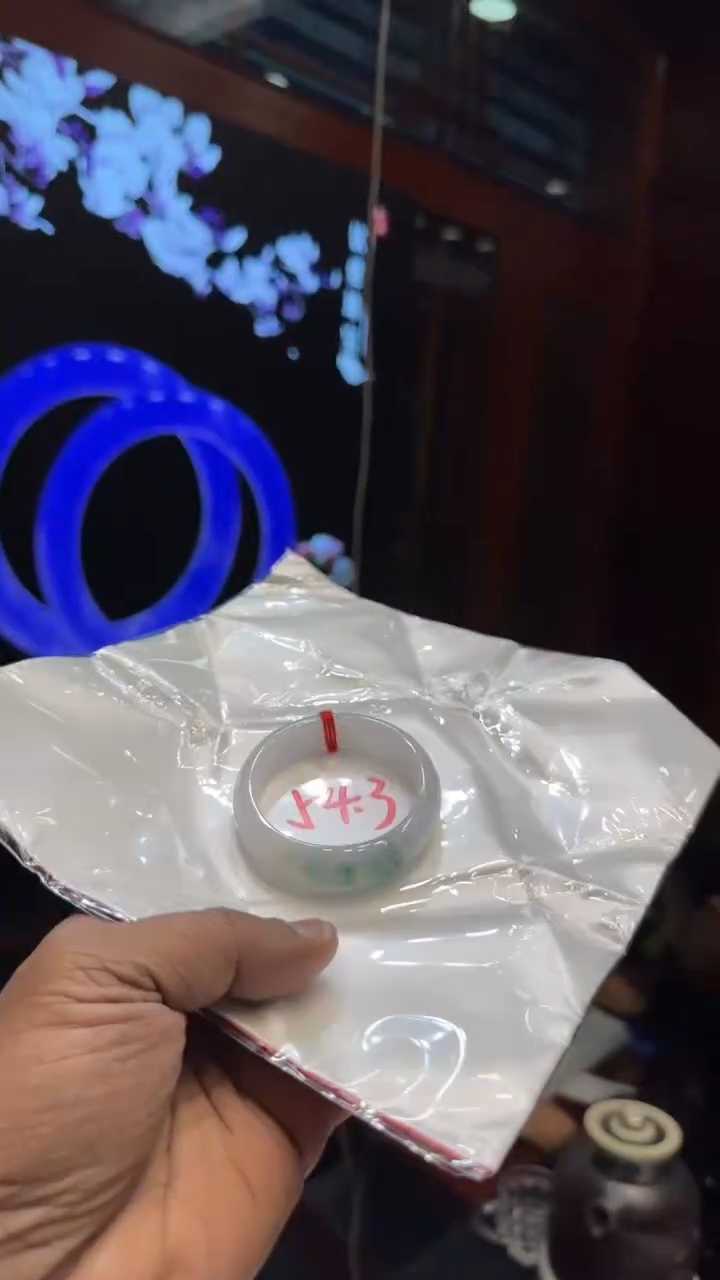 【闪购商品】翡翠手镯未镶嵌手镯