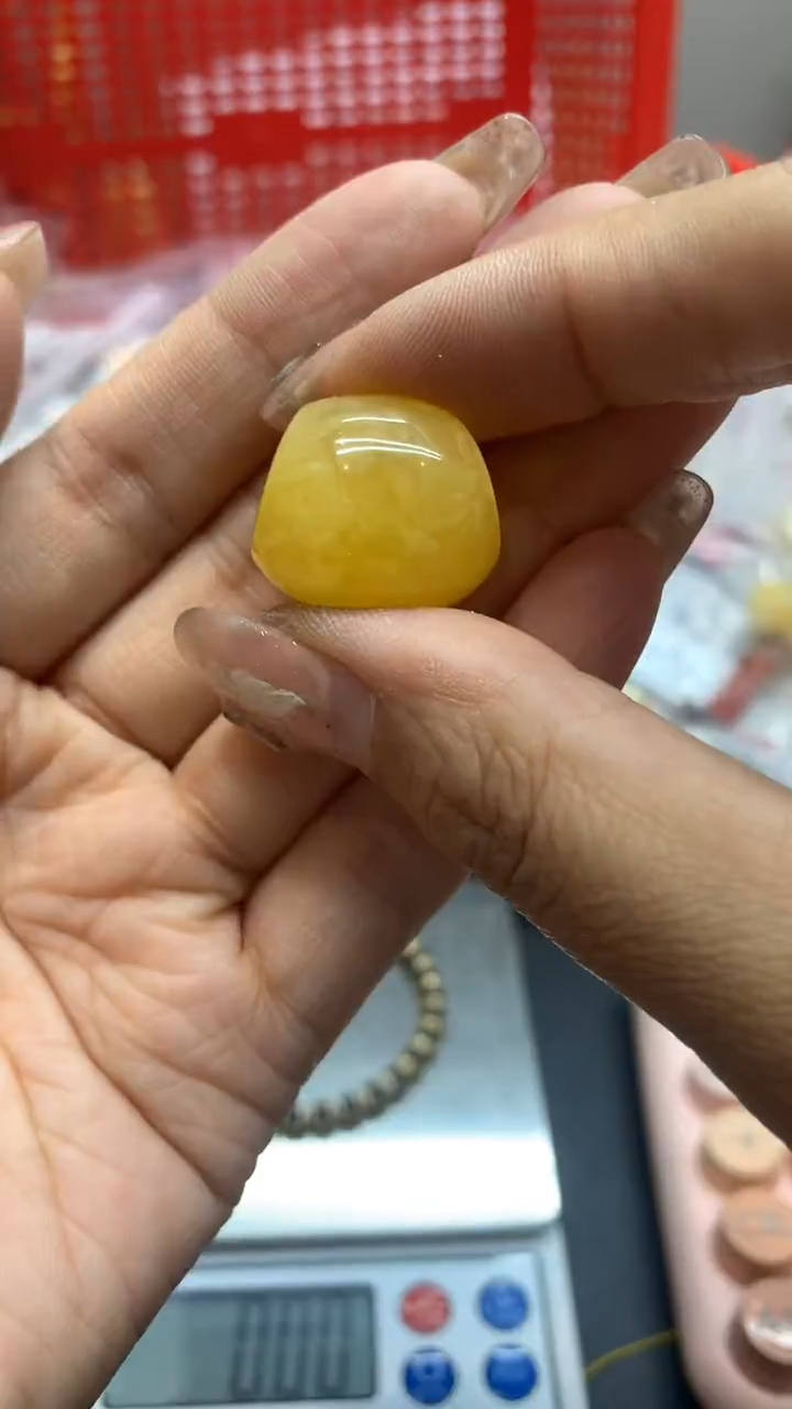 未镶嵌琥珀珠宝奇石1642