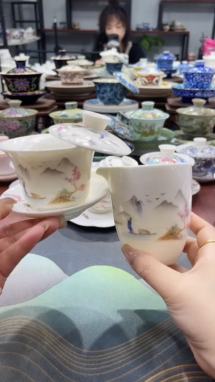 【闪购商品】中号马蹄游舟泛湖盖碗+公杯