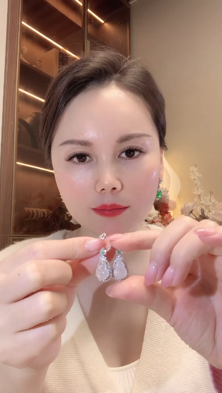 【闪购商品】翡翠吊坠(不含链)18K金镶嵌D21 一对
